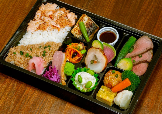 彩り ローストビーフと2色のそぼろ弁当