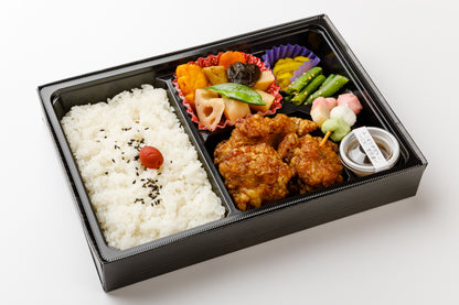 白と黒の二種胡椒からあげ弁当