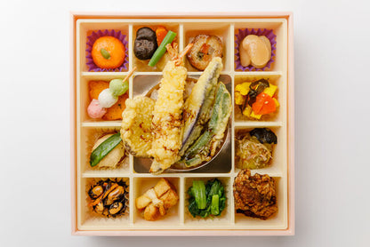 天麩羅と12種御菜の千紫万紅幕ノ内弁当